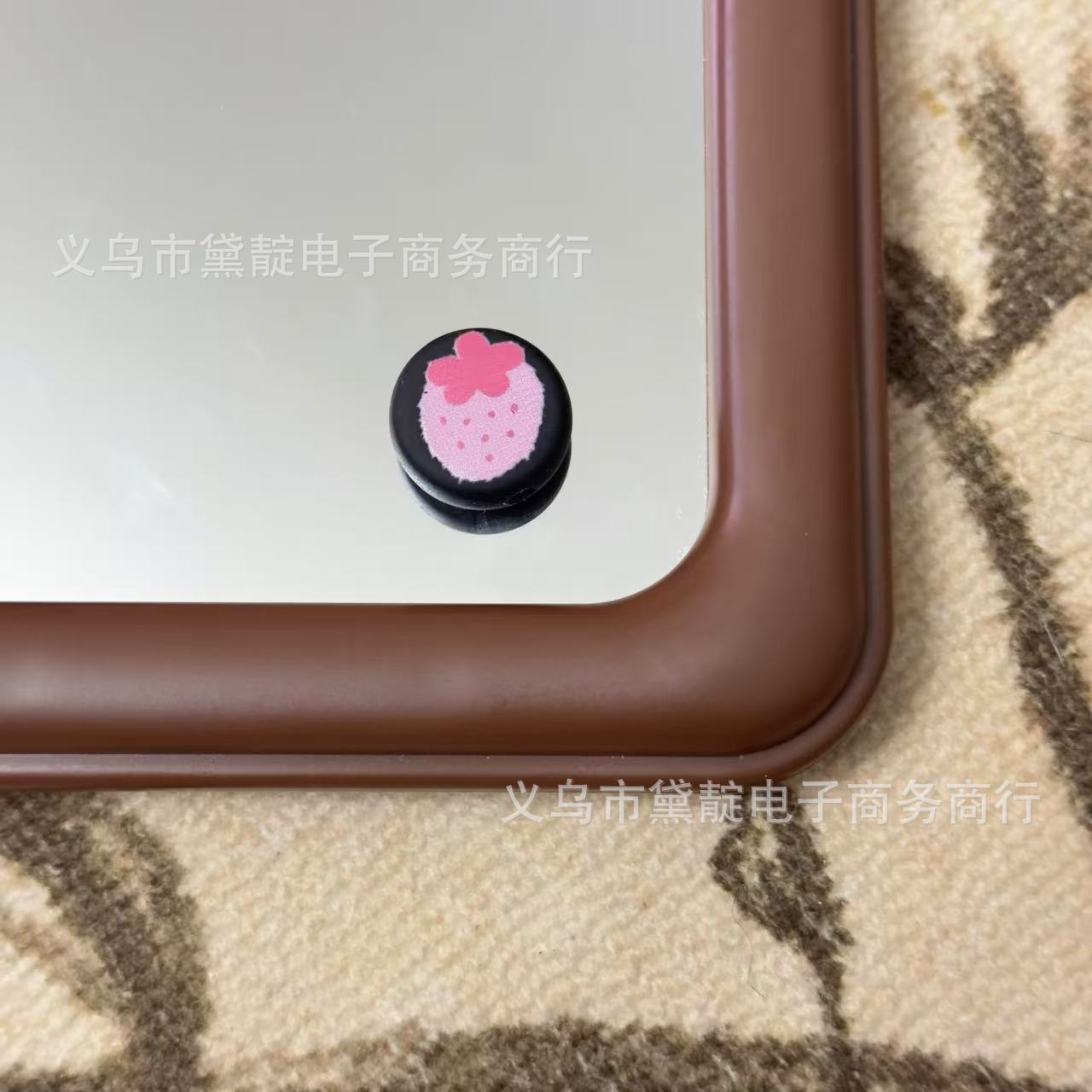 Wholesale 10pcs Acrylic Strawberry Plaid Beaded DIY Homemade Earrings Mobile Phone Rope Bracelet Necklace Clothing Accessories